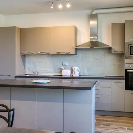 Bright & Spacious 3br With Balcony In By 360 Estates Lejlighed *