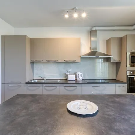 Lejlighed Bright & Spacious 3br With Balcony In By 360 Estates Dingli